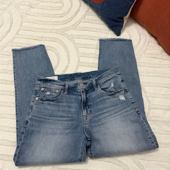 GAP Women's Girlfriend Jeans - Picture 2 of 11